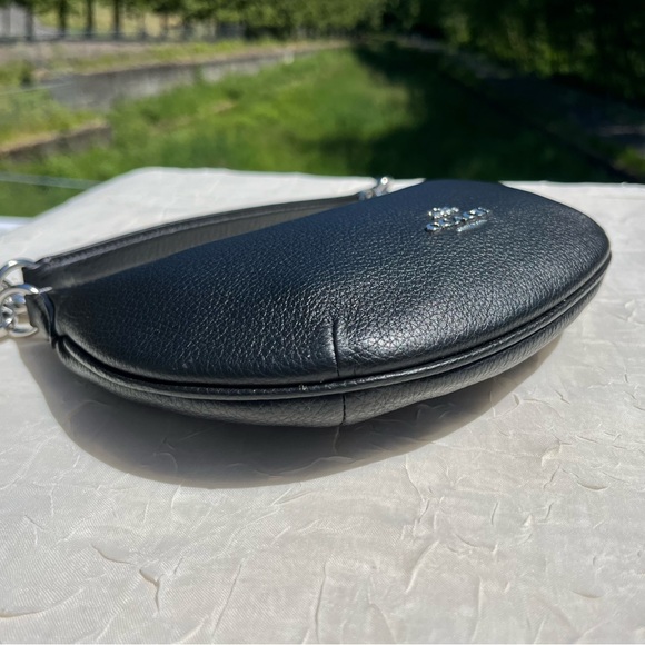 COACH Small Payton In Black Leather CN011 - Picture 3 of 11